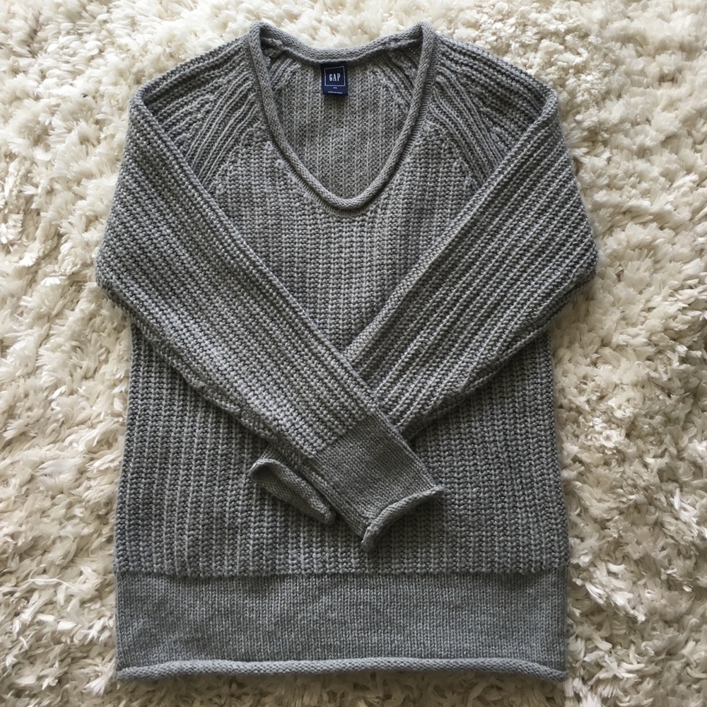 GAP Gray Round Hem Sweater